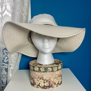 Coach Y2k Big Wide floppy hat with Sparkle. Leather Belt. Box.Shoes not included
